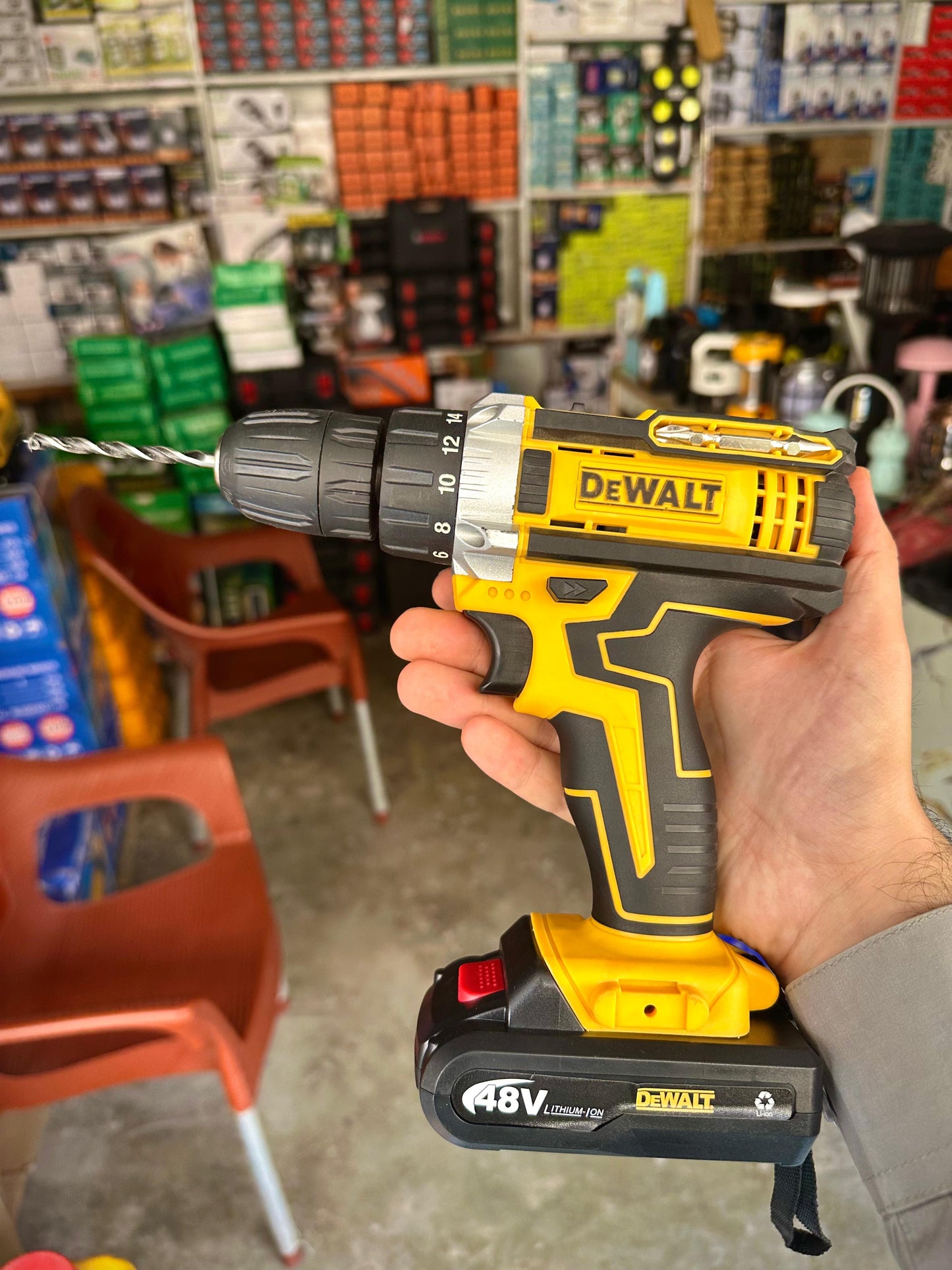 Dewalt 28 Pcs Cordless Brushless Drill Set – High Power Driver Kit with Battery, Charger & Bits